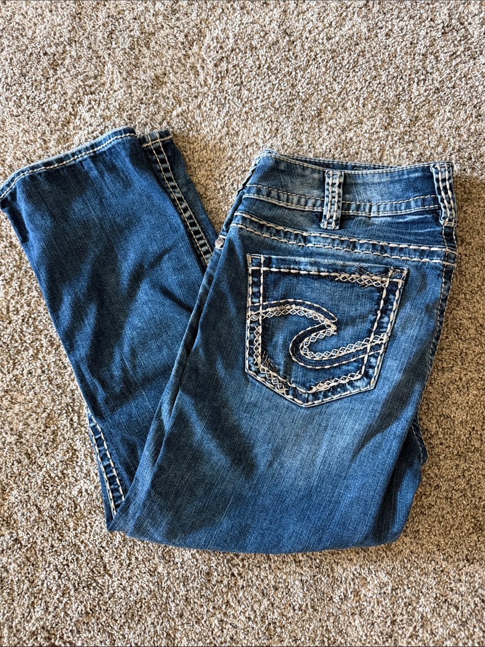 Silver Jeans Ladies Straight Leg Blue Denim with Embroidered Pockets size 12/32